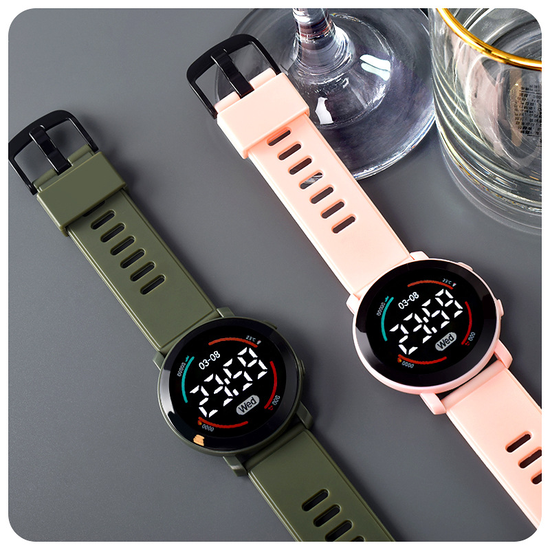 LEDデジタルキッズウォッチ、発光スポーツ子供用腕時計、シリ - Smartwatch Watches For Girls のレビューと価格